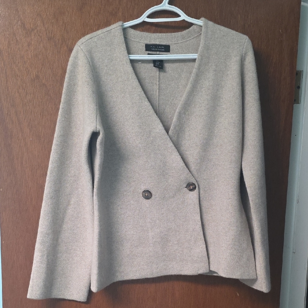 TAHARI  100% MONGOLIAN 2 PLY CASHMERE. Tan Double-Breasted Cardigan